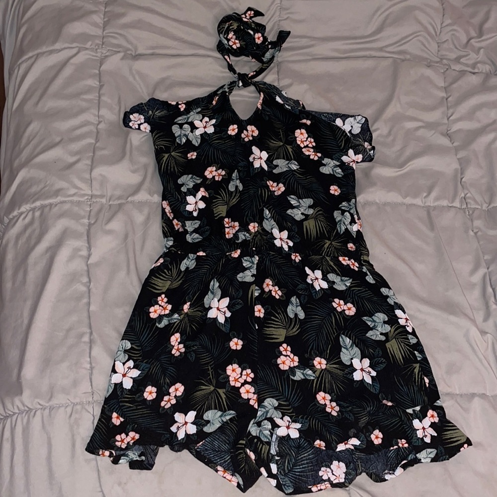 Aeropostale Juniors Hibiscus and Leaf Romper